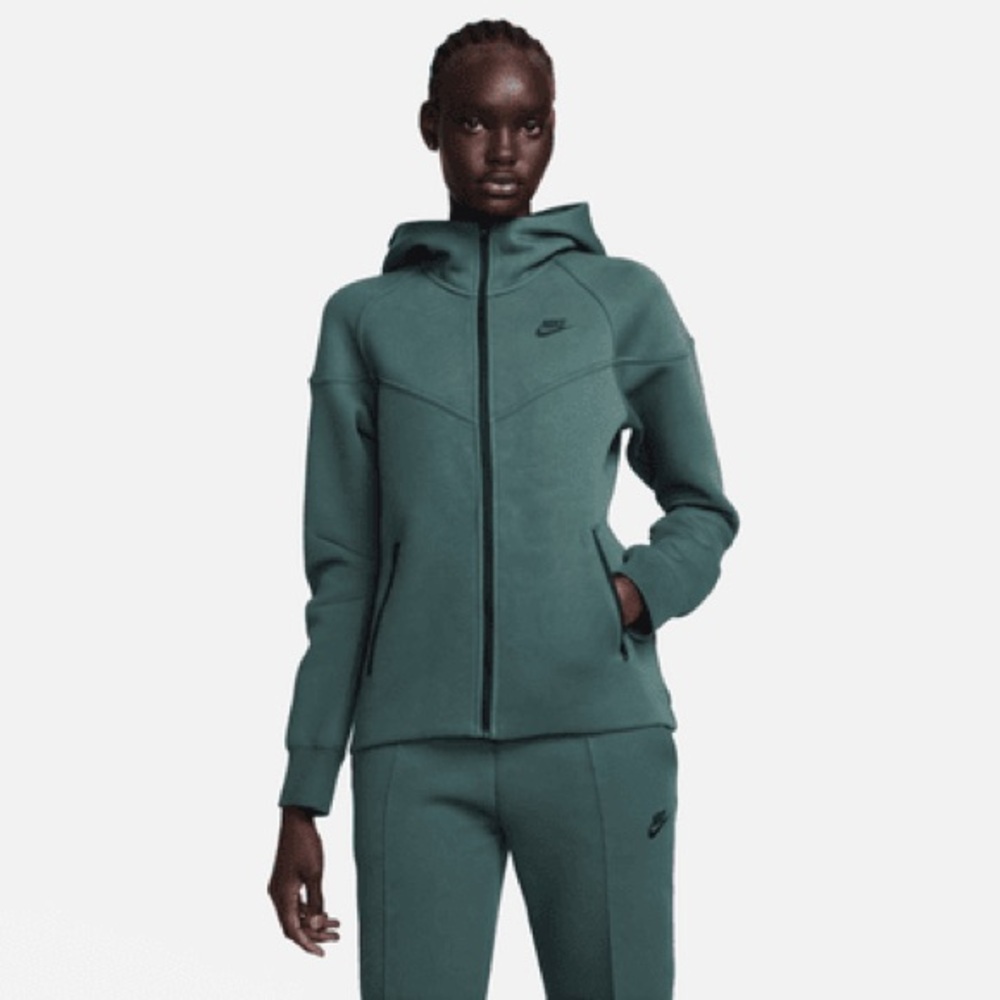 Nike Sportswear Tech Fleece Set